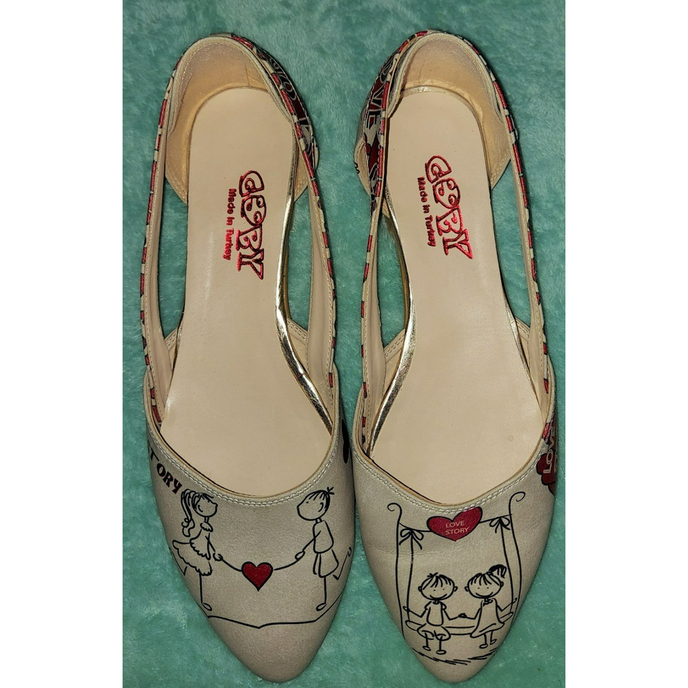 Goby Love Story Flat Closed Toe Sandals Women's 38 U.S. 7.5-8 Adorable